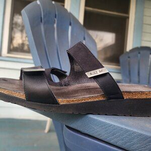 Naot Jacey sandals size 42